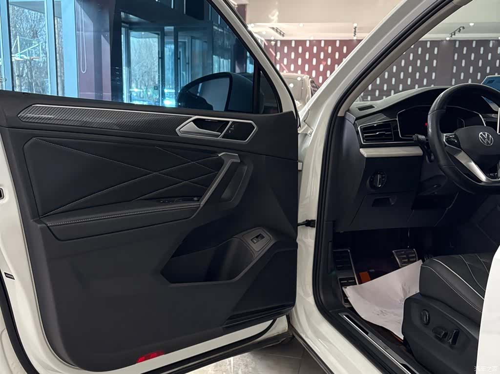 Volkswagen Tiguan L, 2024 11