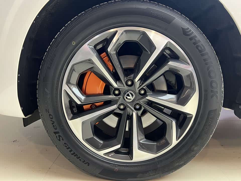 Changan UNI-K Smart iDD