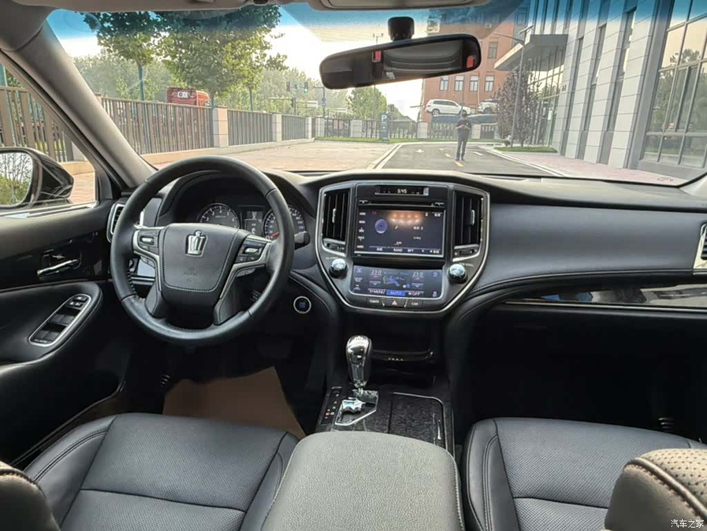 Toyota Crown, 2018 17