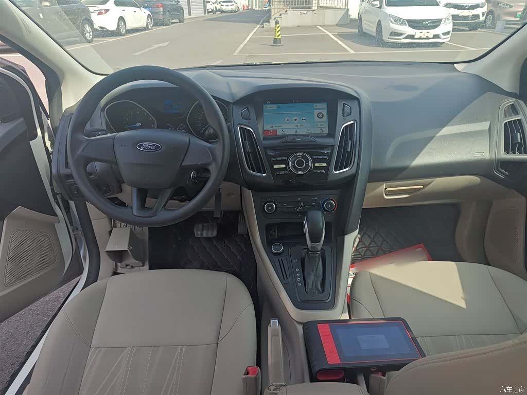 Ford Focus, 2017 10
