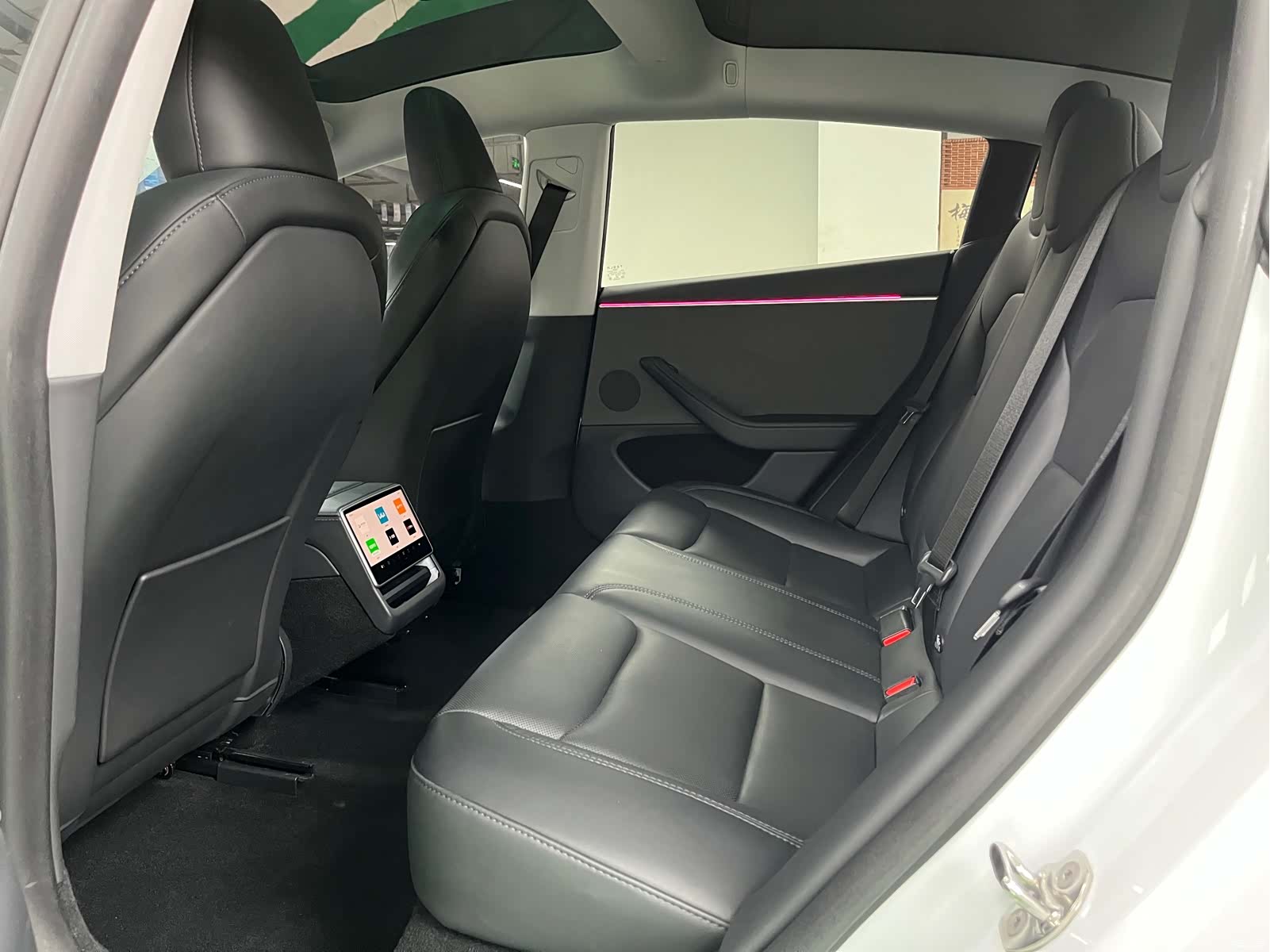 Tesla Model 3, 2024 17