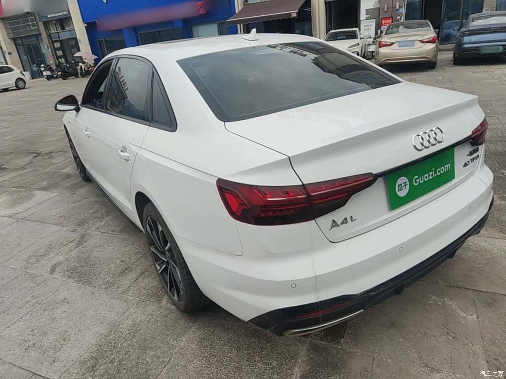 Audi A4L, 2023 все фото