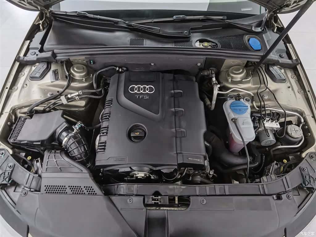 Audi A4L, 2011 6