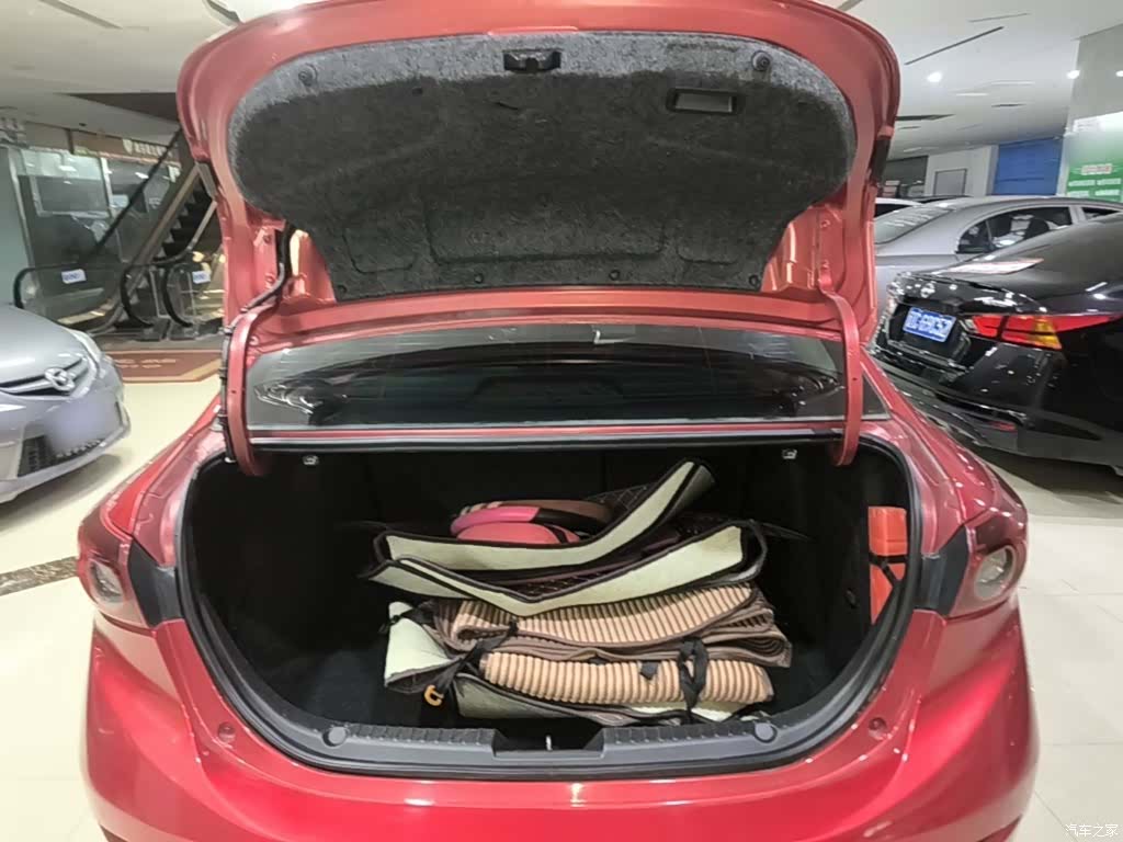 Mazda Mazda3, 2015 19