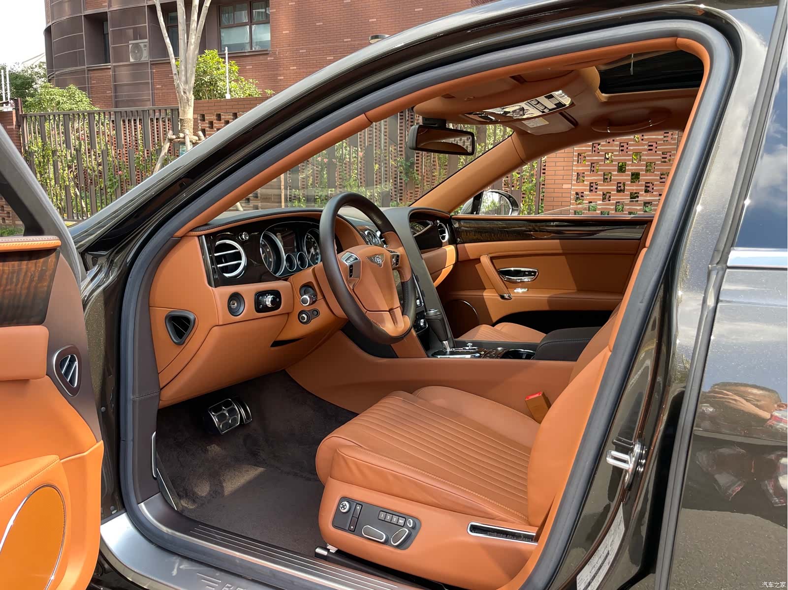 Bentley Flying Spur, 2018 3