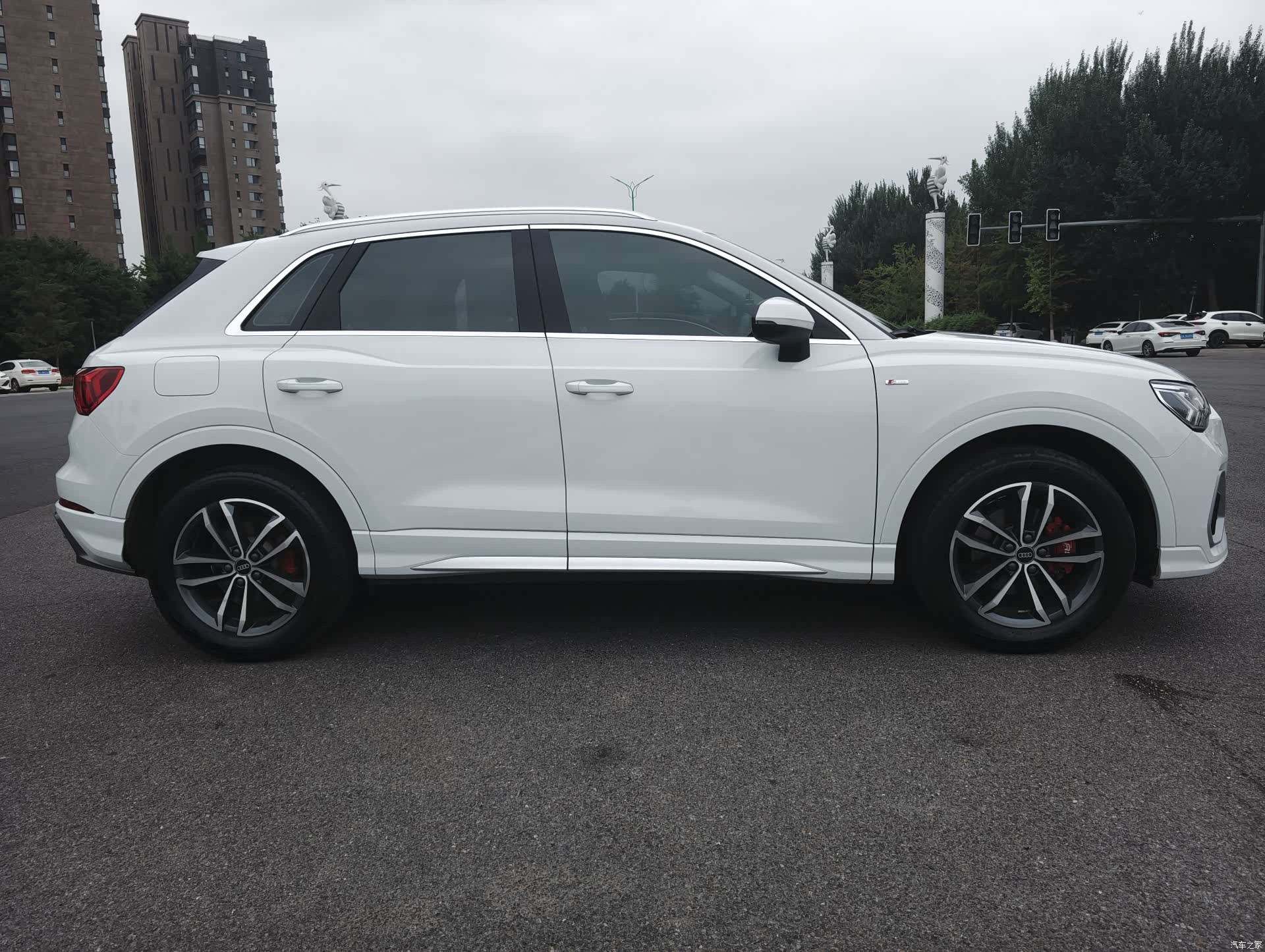 Audi Q3, 2022 4