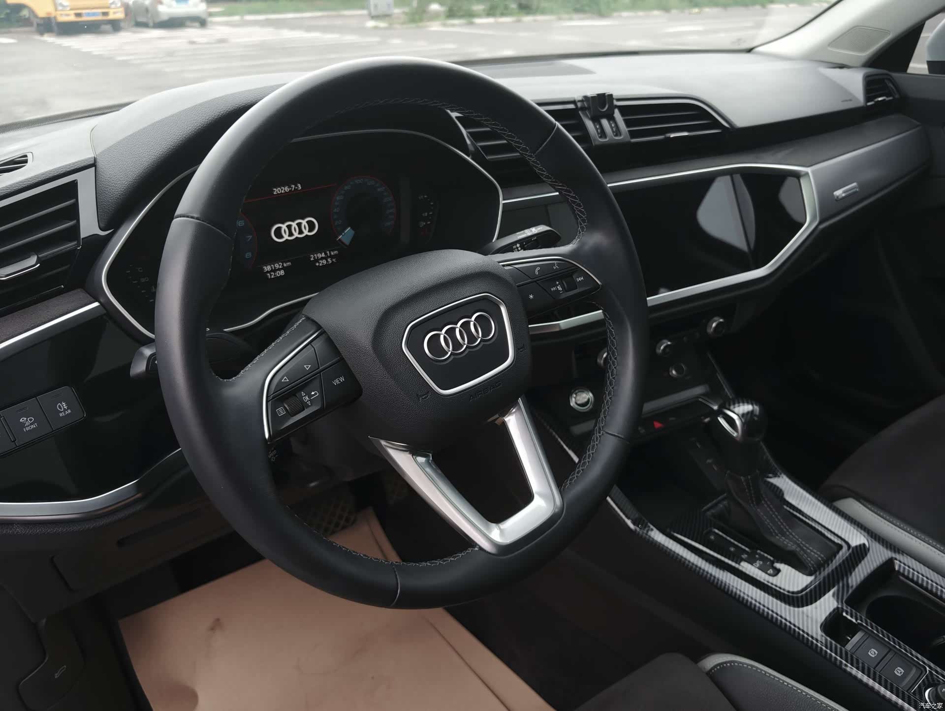 Audi Q3, 2022 11