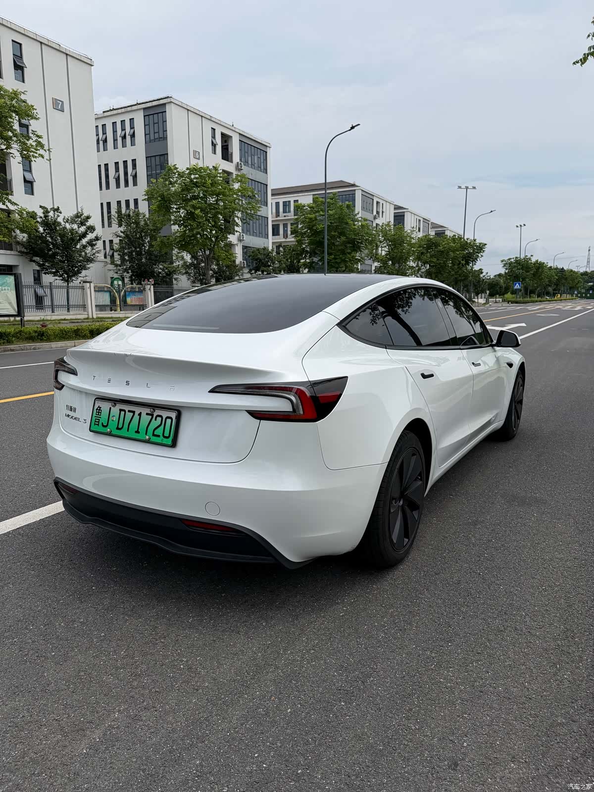 Tesla Model 3, 2024 все фото