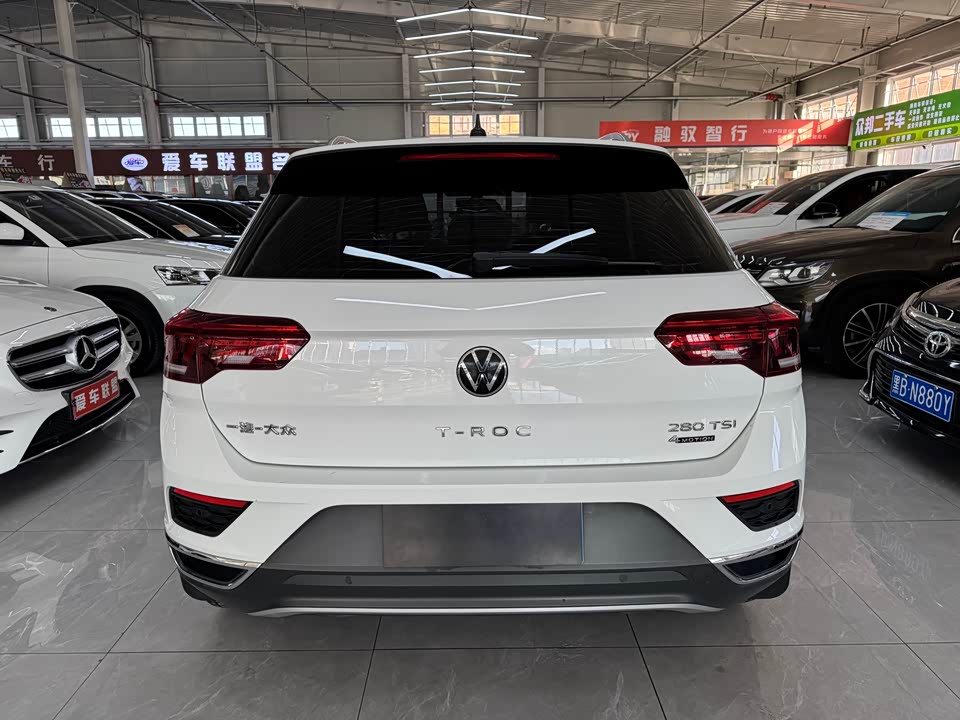 Volkswagen T-ROC exploring Songs