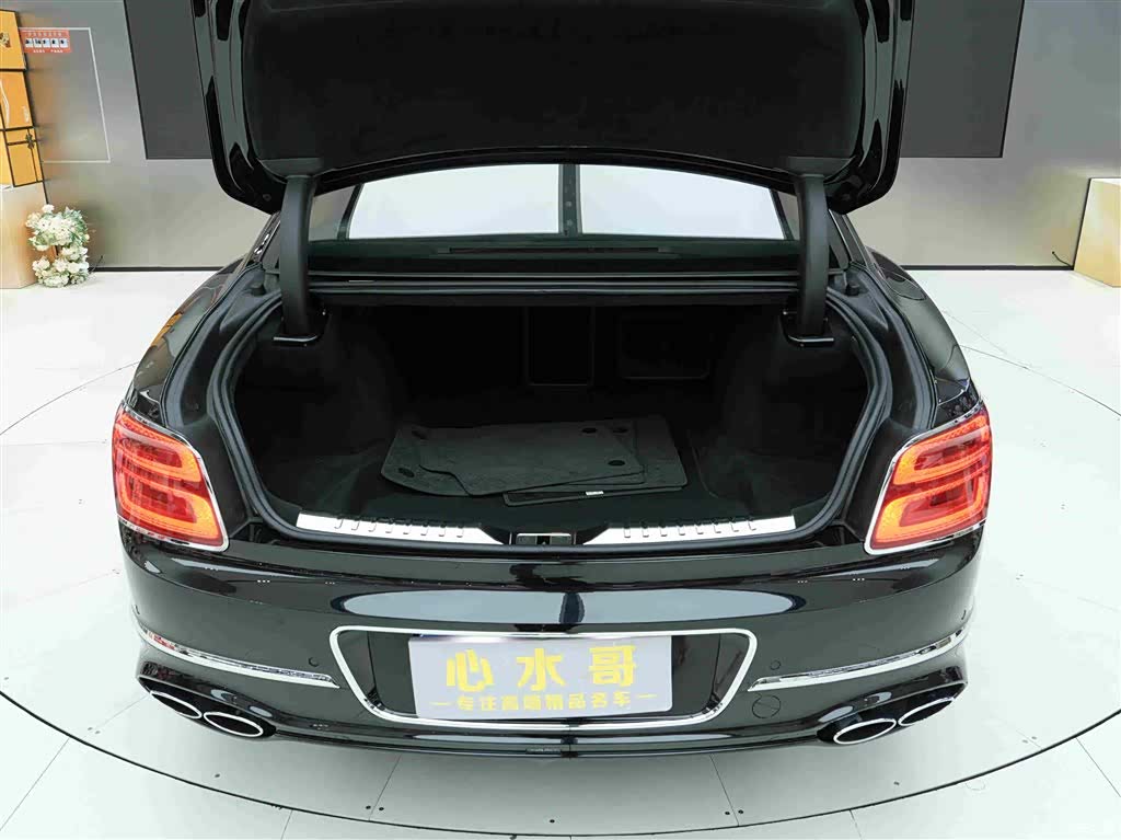Bentley Flying Spur, 2024 24