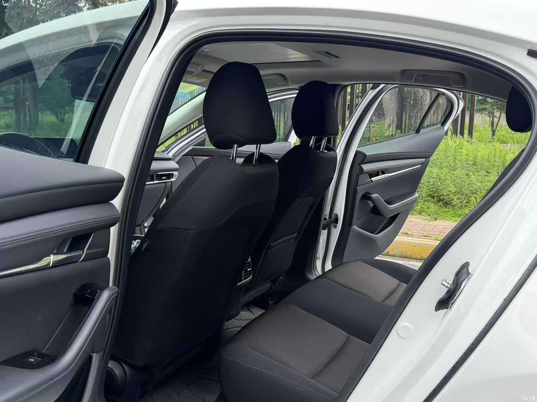 Mazda Mazda3, 2025 8
