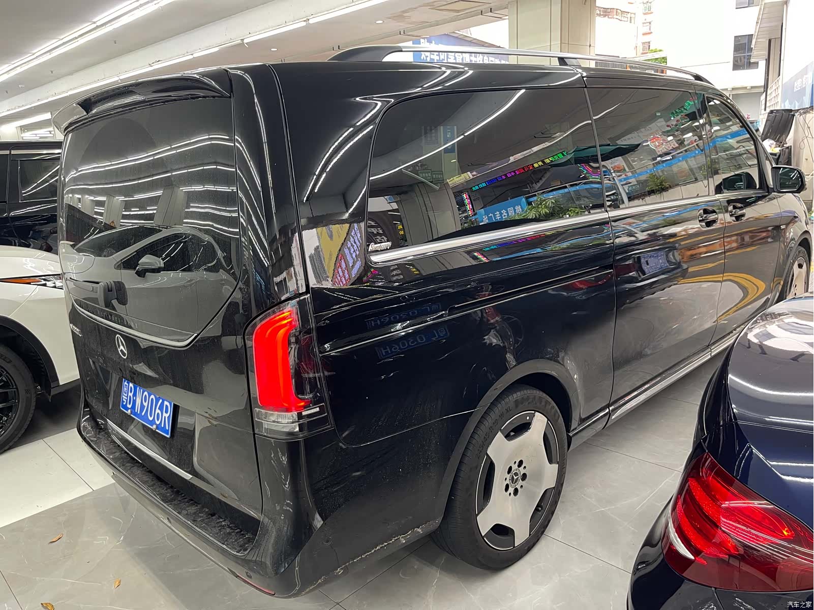 Mercedes-Benz V-Class, 2025 4