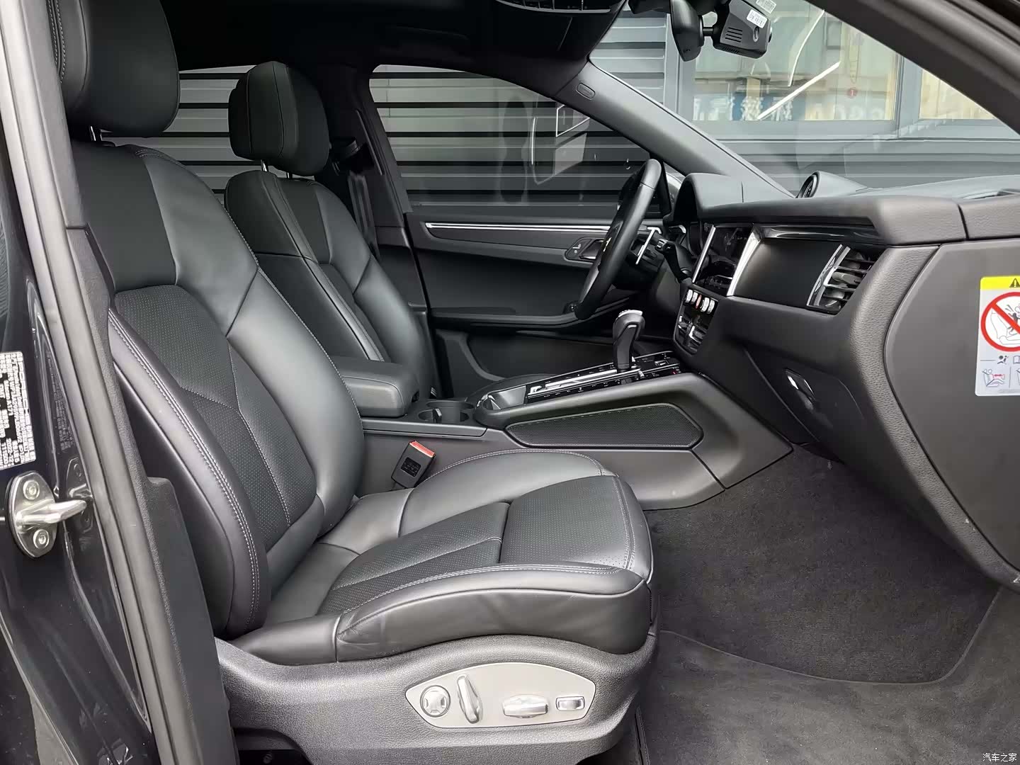 Porsche Macan, 2023 8