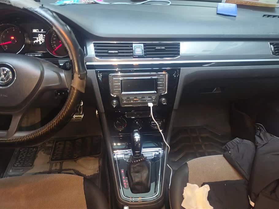 Volkswagen C-TREK Wei Collar