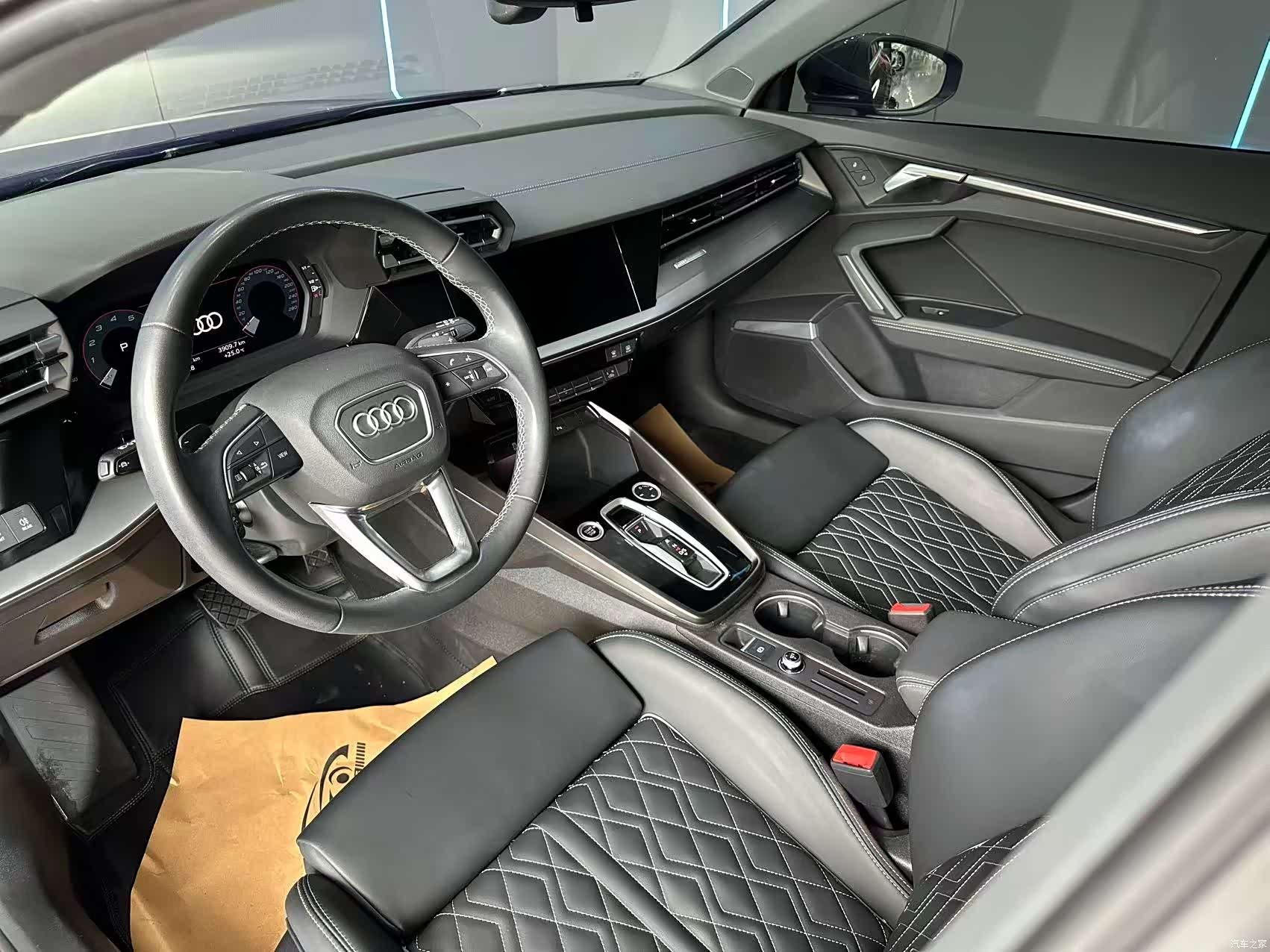Audi Flying Spur, 2025 11