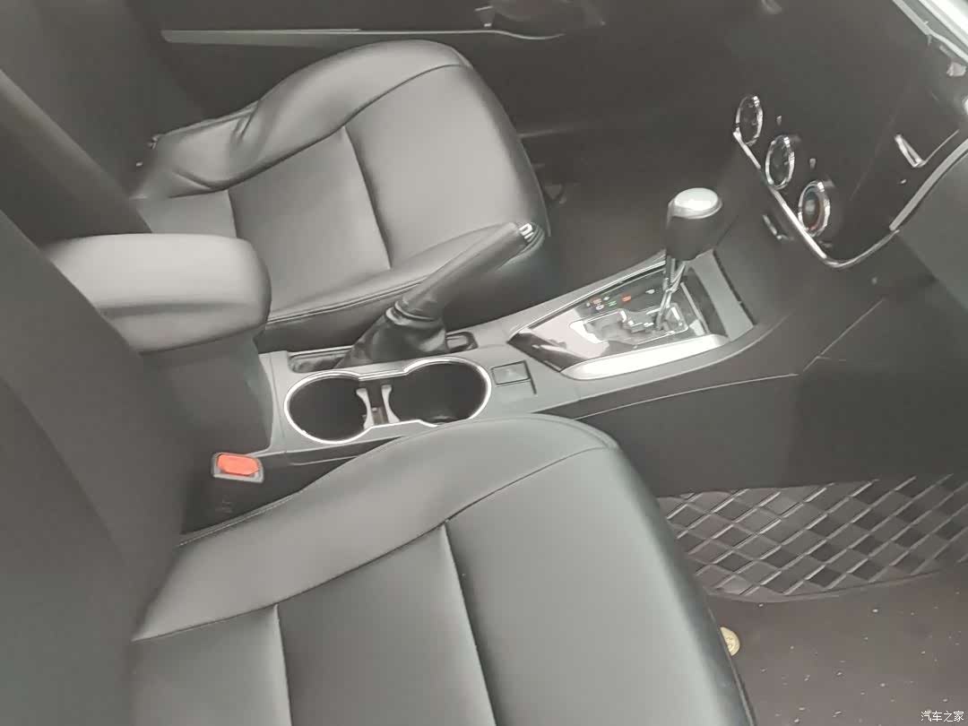 Toyota Corolla, 2015 11