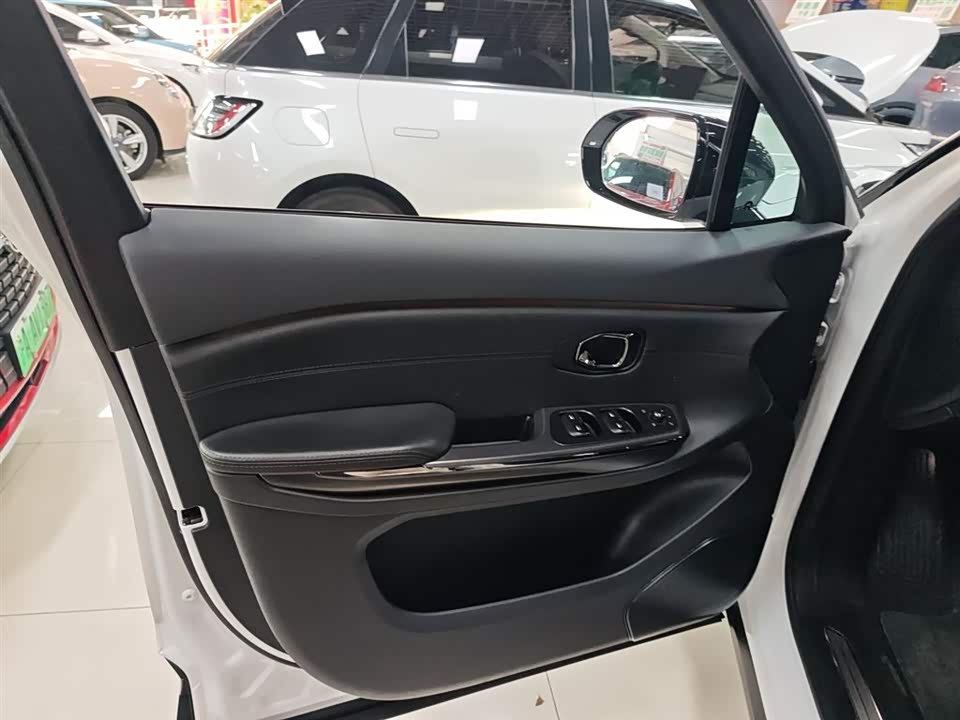 NIO ES6