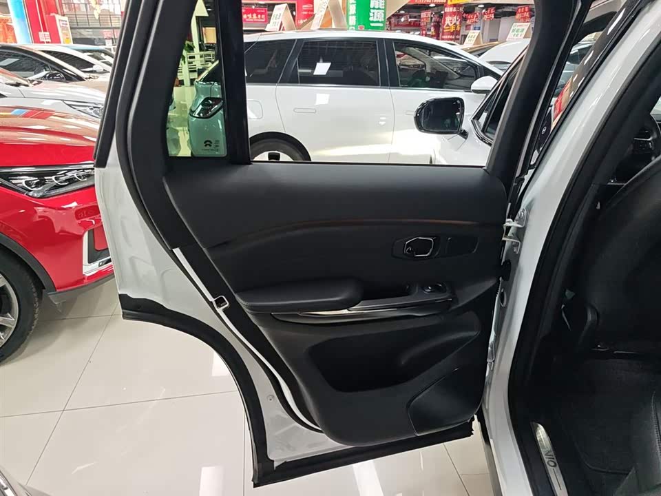 NIO ES6
