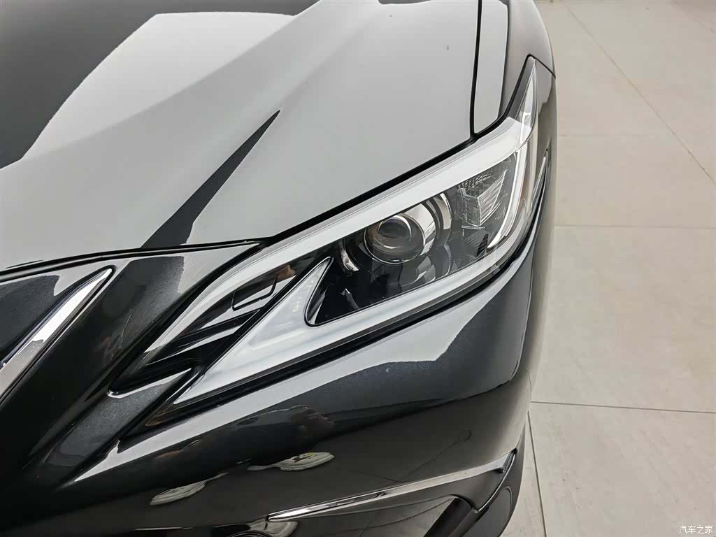 Lexus ES, 2020 7