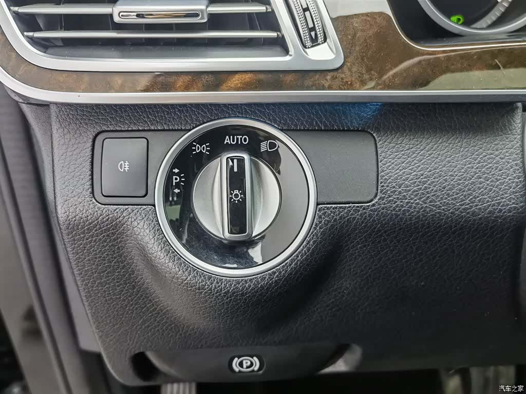Mercedes-Benz E-Class, 2015 21