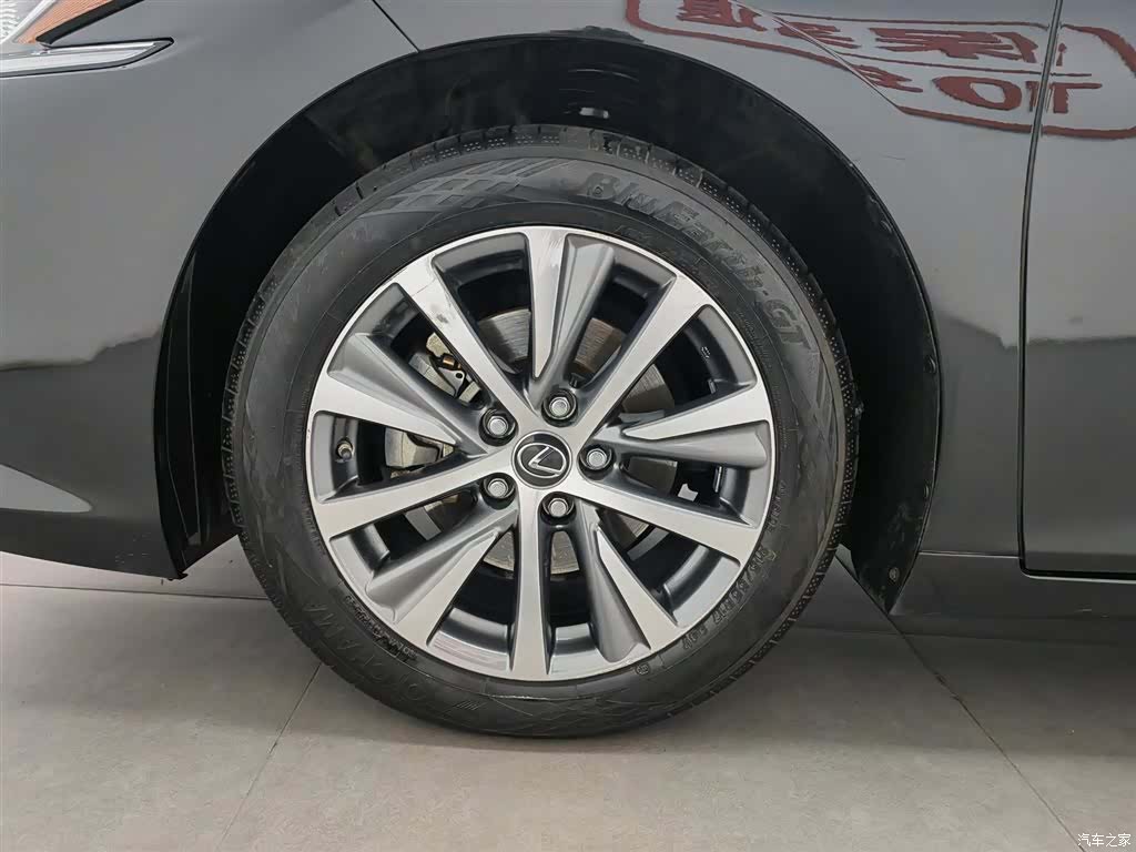 Lexus ES, 2020 17