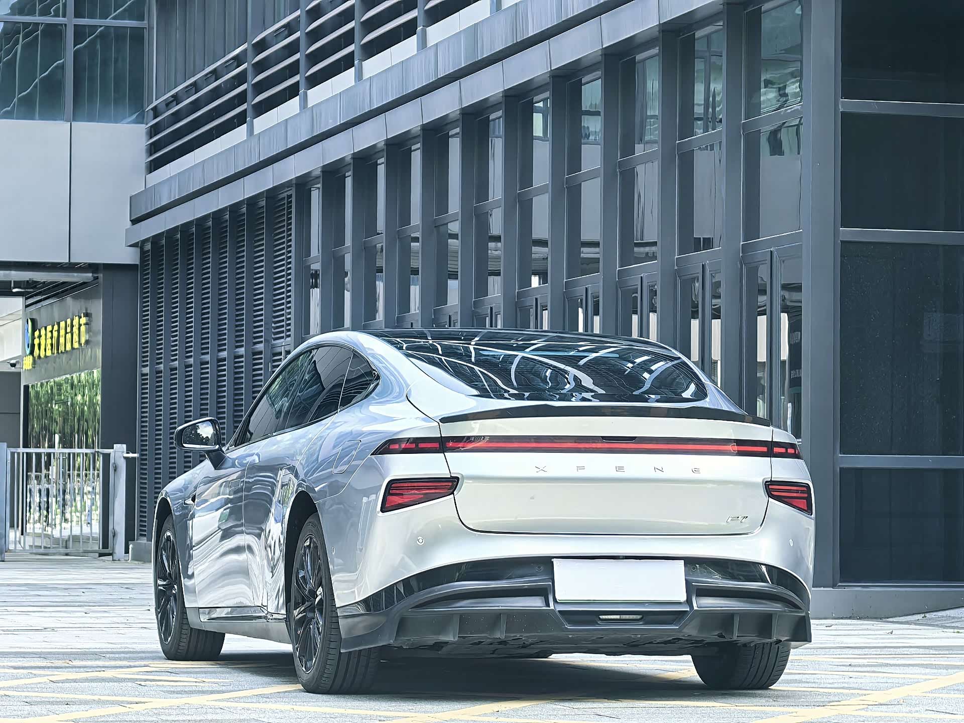 Xpeng P7, 2022 9