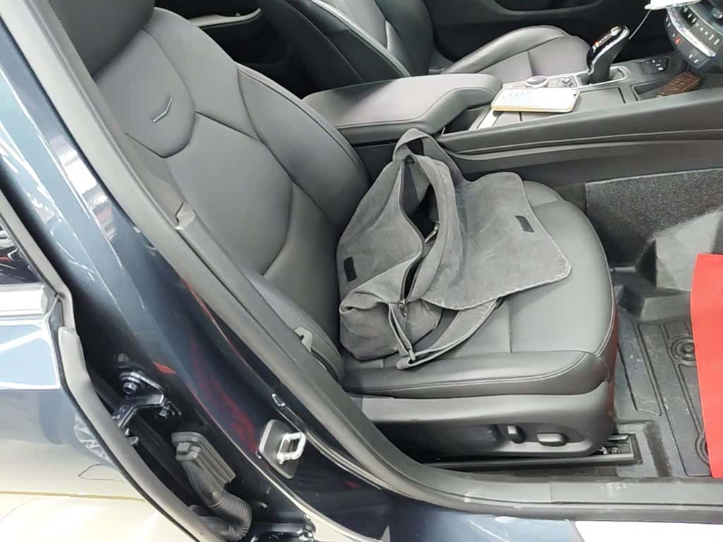 Cadillac CT5, 2022 25