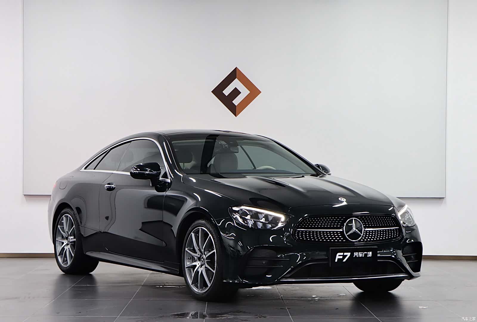 Mercedes-Benz E-Class, 2023 3