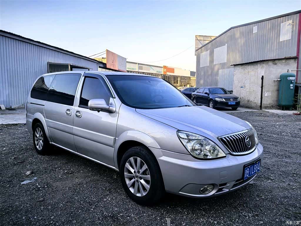 Buick GL8, 2013 3