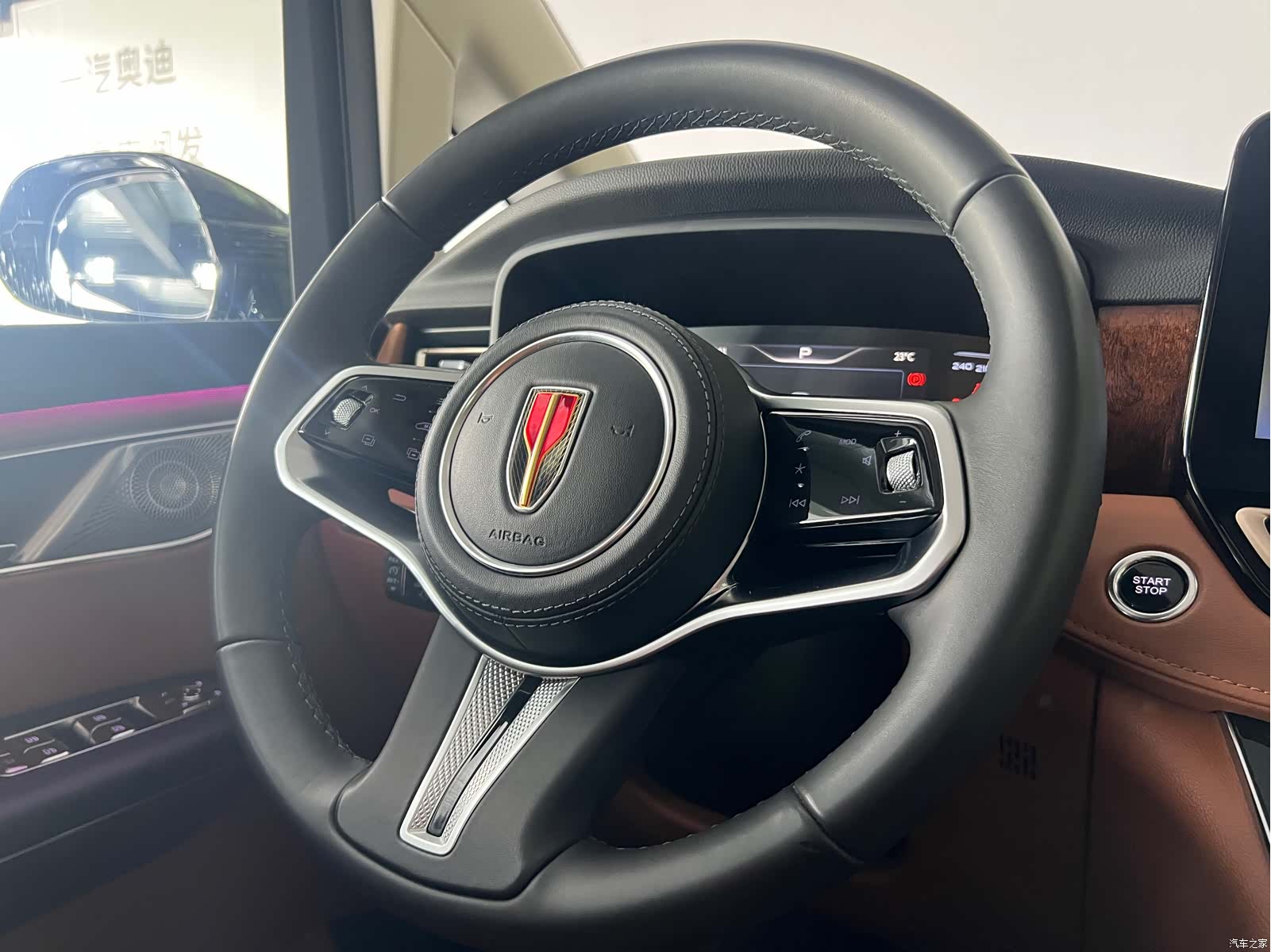 Hongqi HQ9, 2023 13