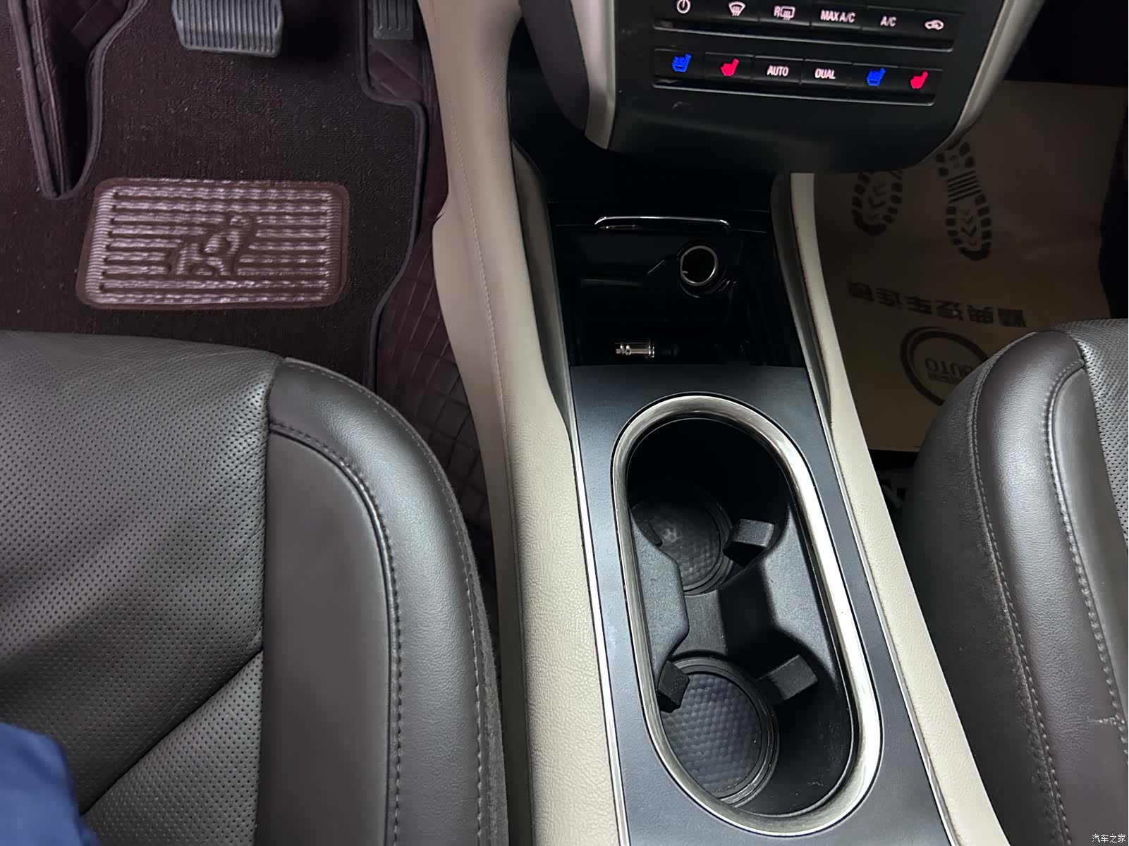 Lincoln MKC, 2017 17