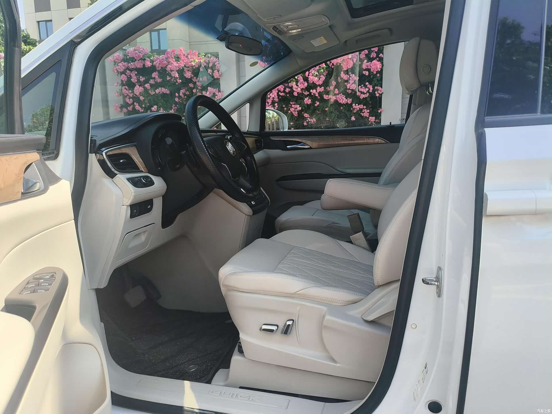 Buick GL8, 2018 9