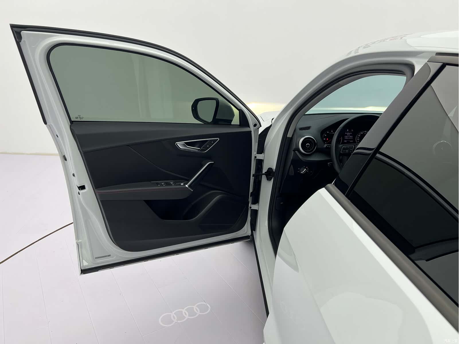 Audi Q2L, 2022 22