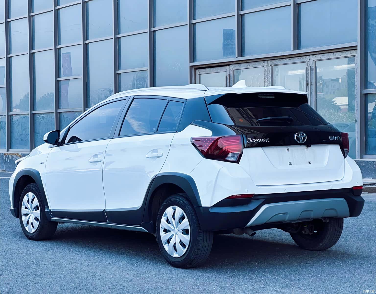 Toyota YARiS L, 2022 19