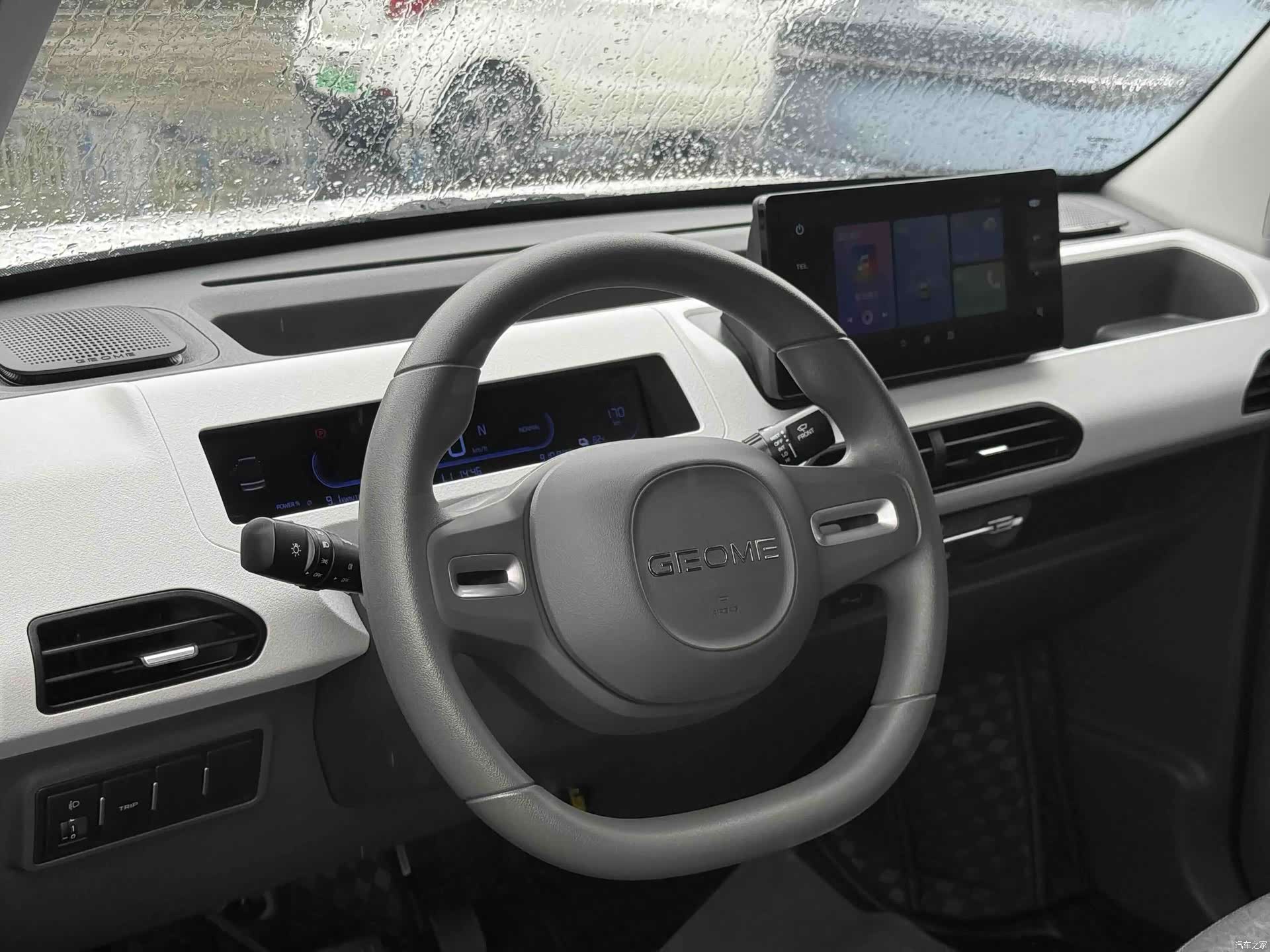 Geely Panda, 2025 8