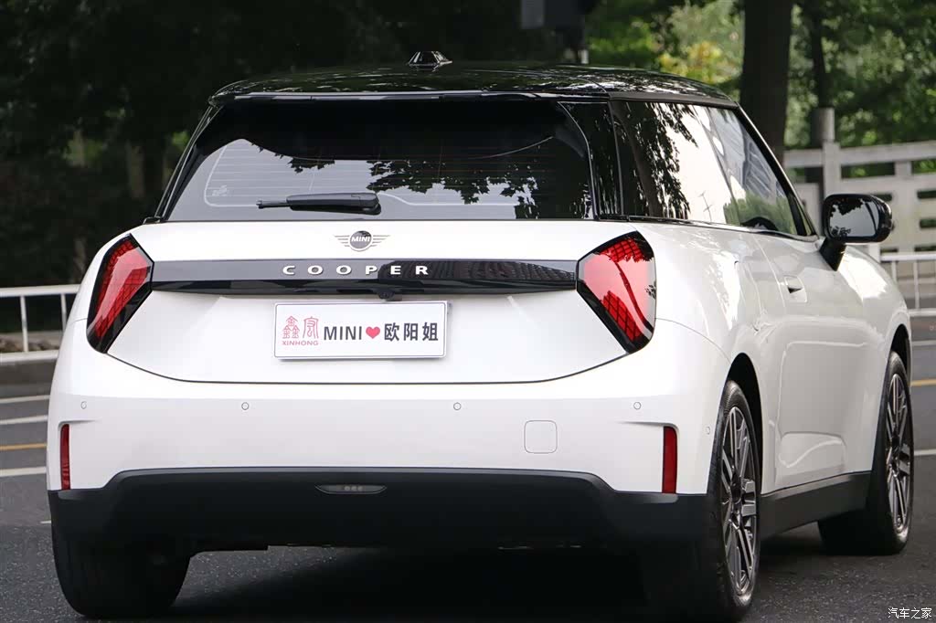 Mini Cooper, 2025 4