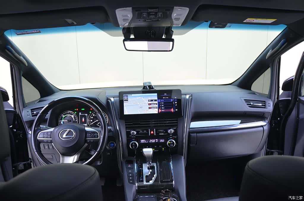 Lexus LM, 2022 16