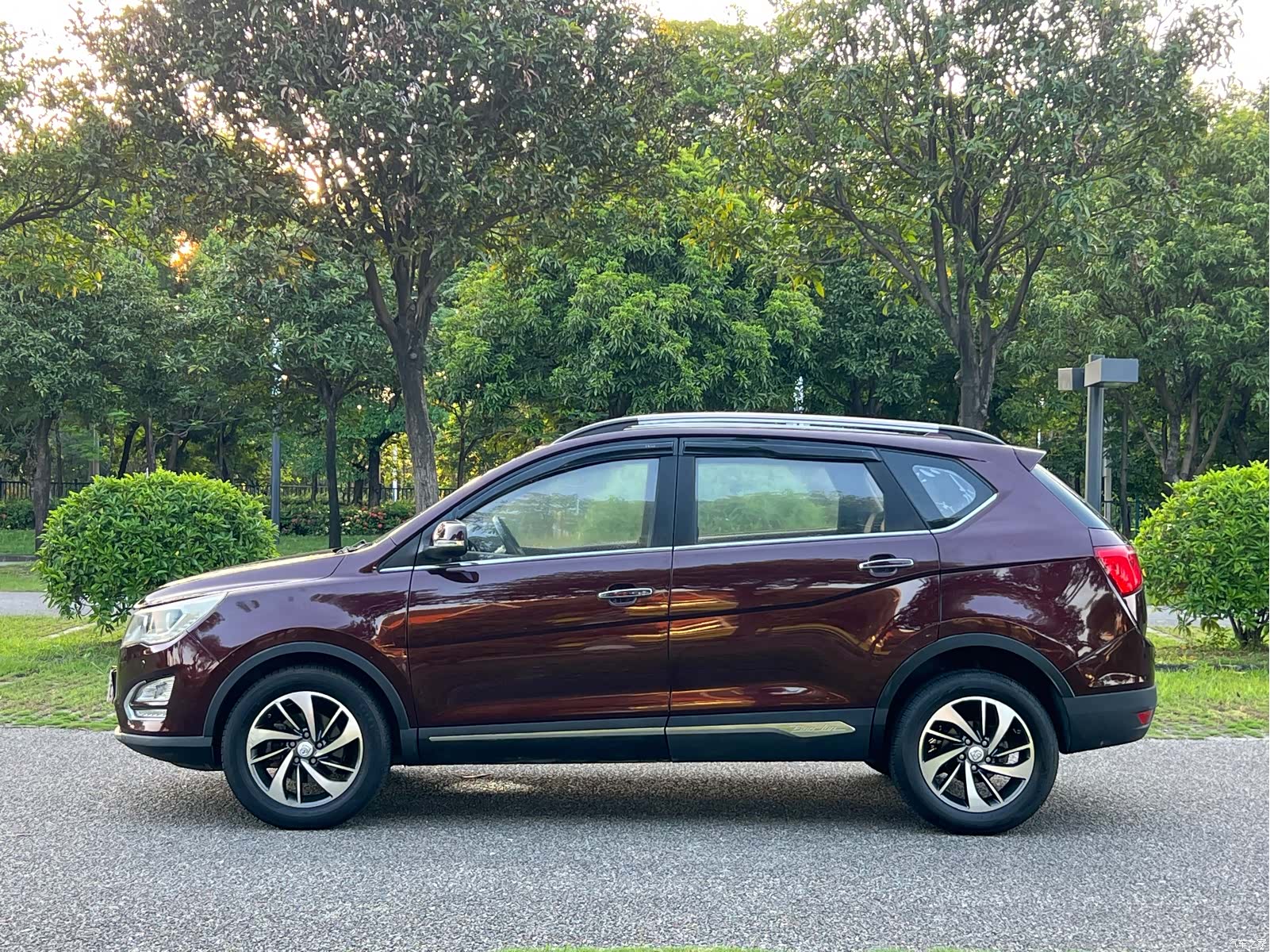 Wuling 560, 2016 4