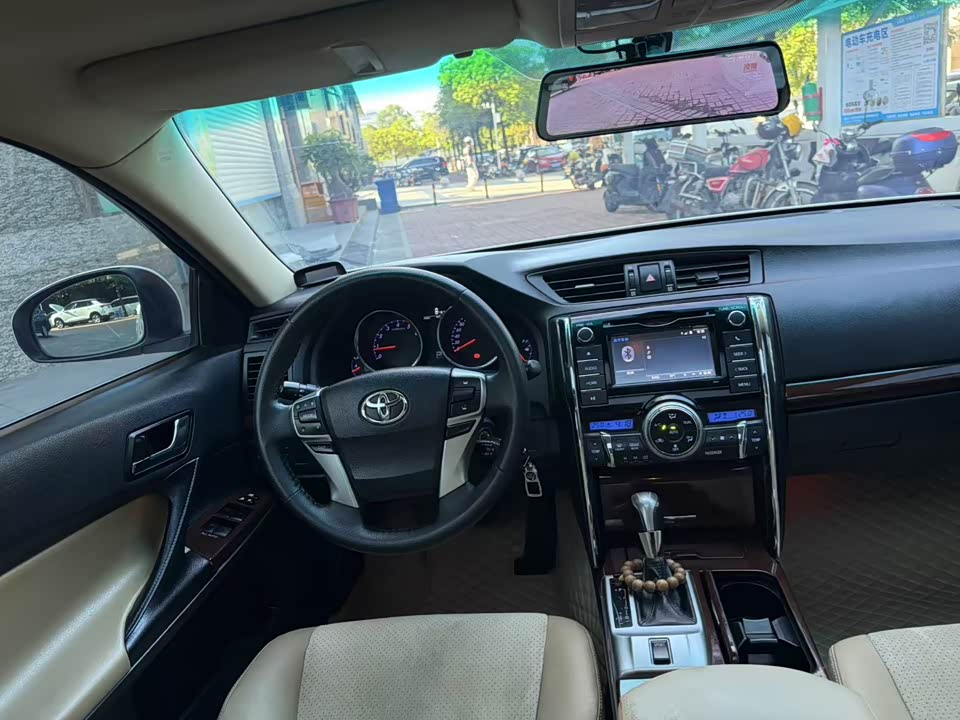 Toyota Reiz Toyota Reiz