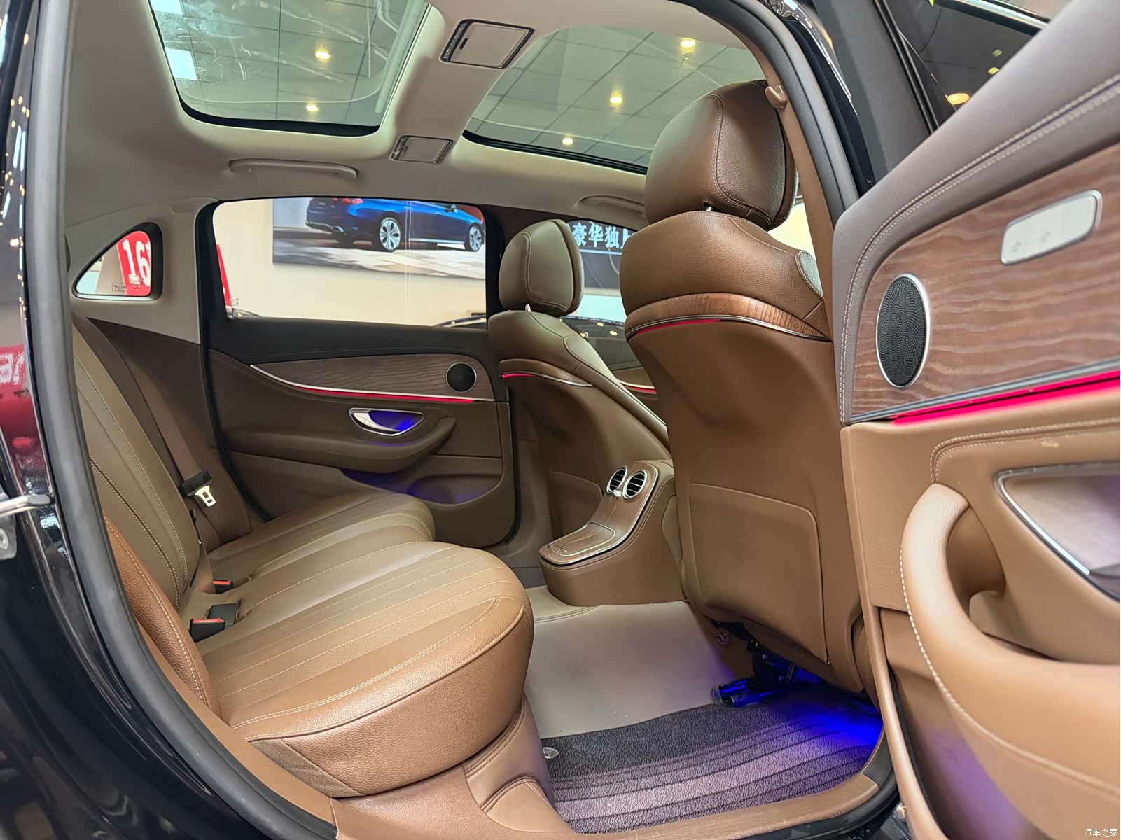 Mercedes-Benz E-Class, 2022 14
