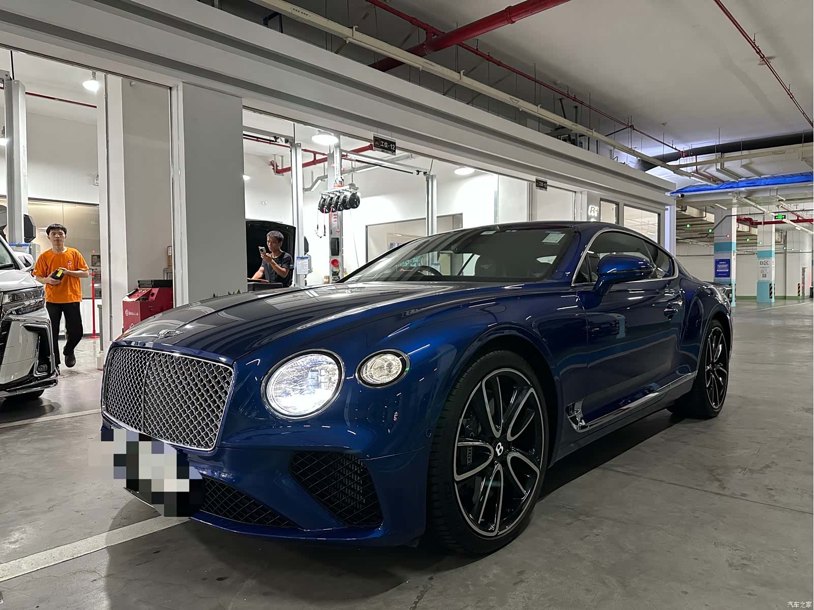 Bentley Continental GT, 2018 1