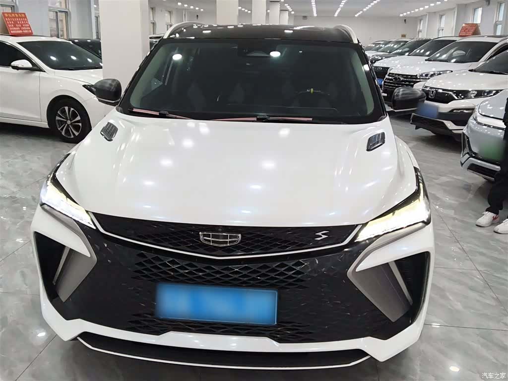 Geely Coolray, 2023 3