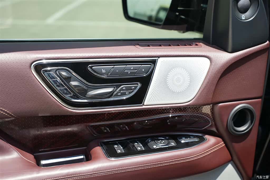 Lincoln Navigator, 2022 15