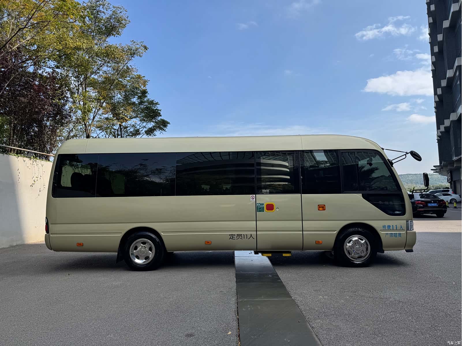 Toyota Coaster, 2023 4