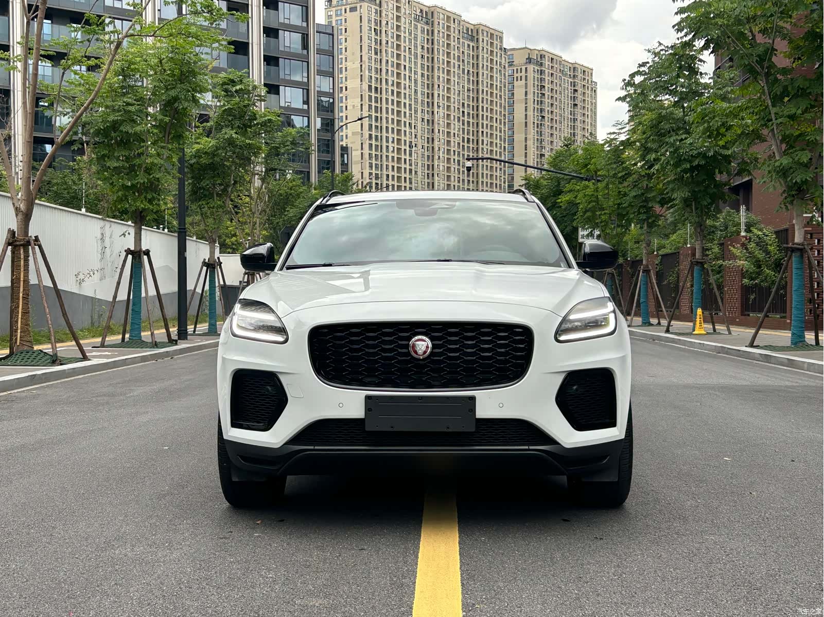 Land Rover E-PACE, 2025 2