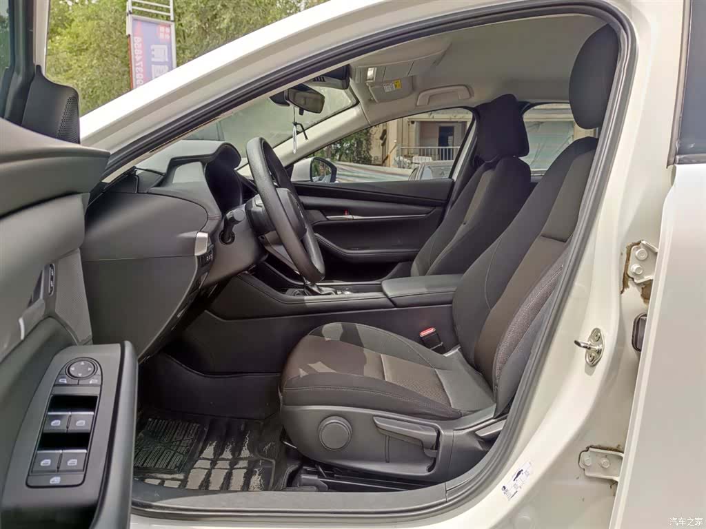 Mazda Mazda3, 2022 7