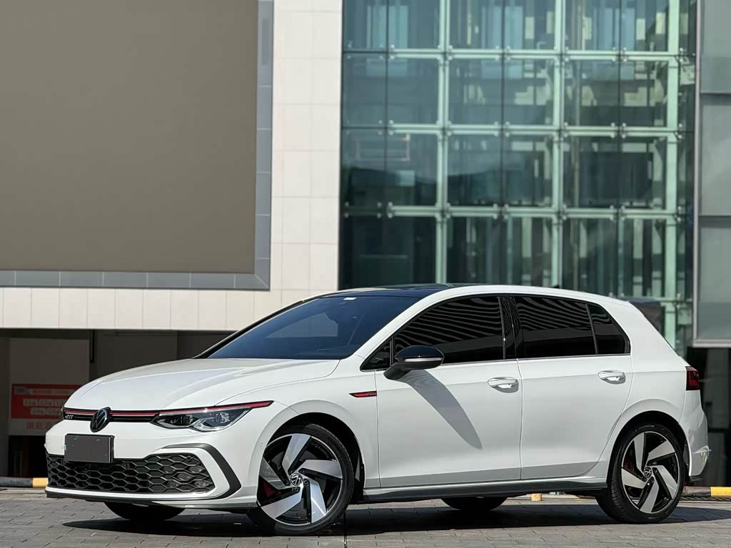 Volkswagen Golf GTI