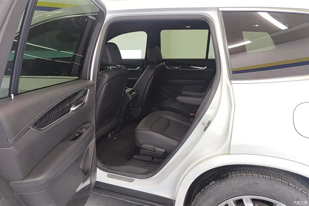 Cadillac XT6, 2022 11