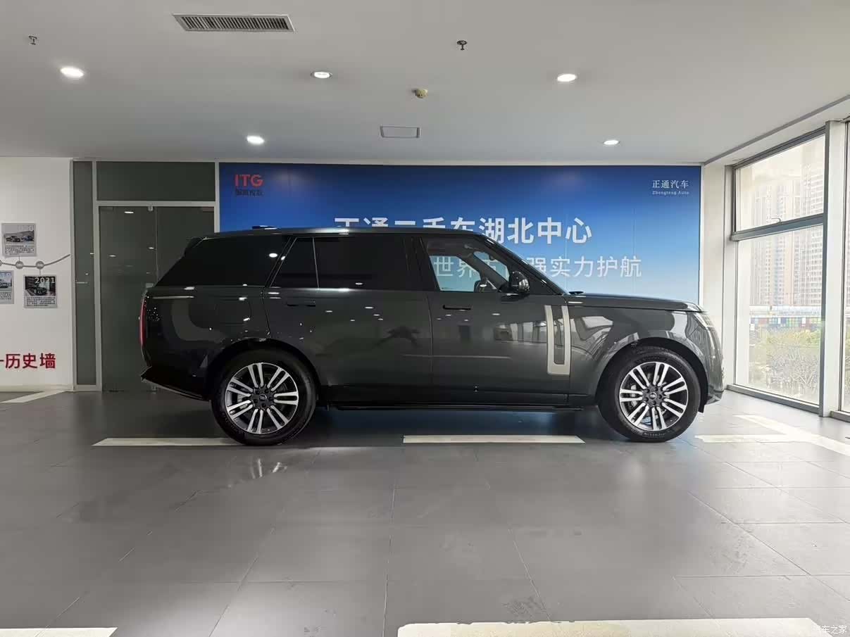 Land Rover Range Rover, 2024 3