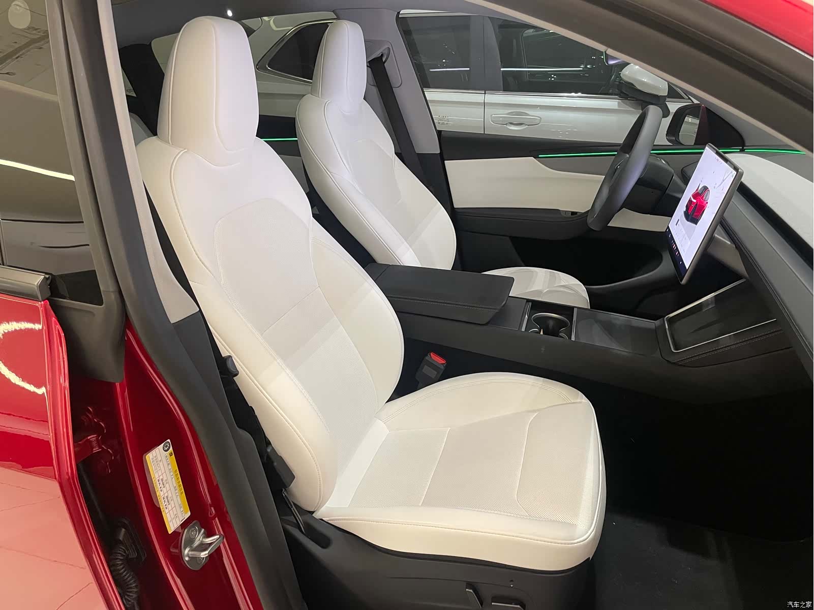 Tesla Model Y, 2025 10